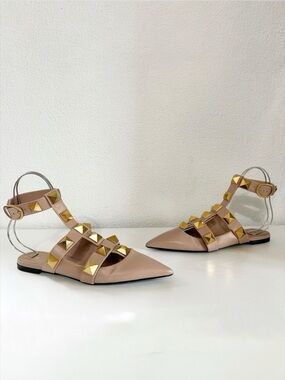 Valentino Garavani Roman Stud Nude Leather Pointed Toe Flats Size EU 39
